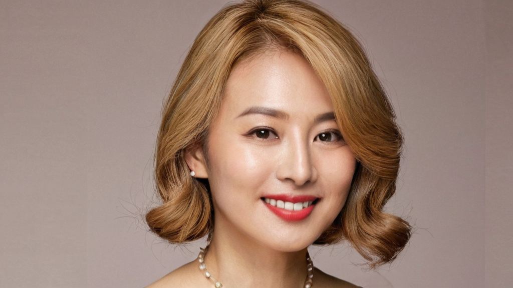 喜欢挖掘明星的吃瓜嫂子与明星侦探的反差故事揭示娱乐圈背后秘密